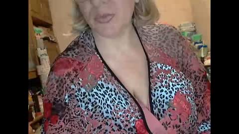 Snapshot of tittylina chatting on October 7, 4:42 am tittylina online show from October 7, 4:42 am