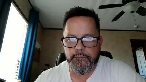 Snapshot of tjhawk86 chatting on December 17, 8:04 pm tjhawk86 online show from December 17, 8:04 pm