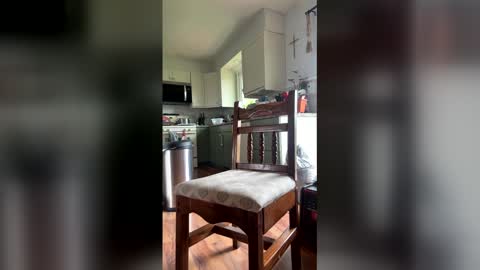 tlyon29 online show from April 18, 4:22 pm