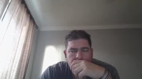 Snapshot of tmpleija chatting on December 22, 10:18 pm Pocobueno78 online show from December 22, 10:18 pm