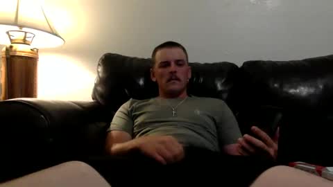 Snapshot of tnich28 chatting on October 7, 2:09 am tnich28 online show from October 7, 2:09 am