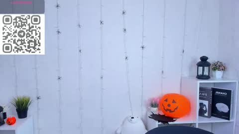 Snapshot of to_your chatting on October 30, 10:10 pm 2 GMT Mo Tu We Th Fr 10am-4am online show from October 30, 10:10 pm