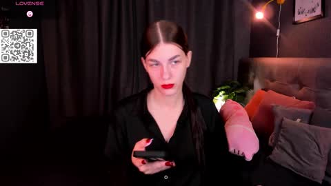 Snapshot of to_your chatting on October 31, 10:44 pm 2 GMT Mo Tu We Th Fr 10am-4am online show from October 31, 10:44 pm