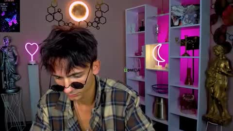 tobi_yours online show from September 20, 12:11 am