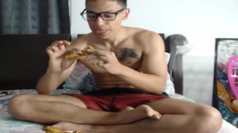 Andres Independent Model online show from February 1, 1:15 am