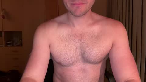 Snapshot of tobster1989 chatting on January 19, 11:10 pm tobdog online show from January 19, 11:10 pm