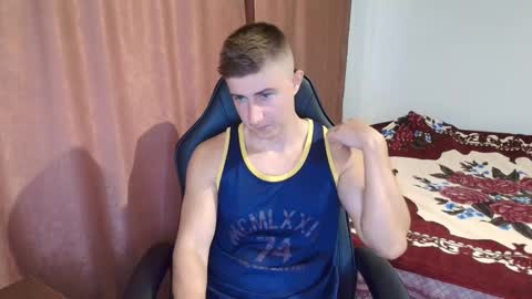 todhorny987 online show from March 12, 5:57 am