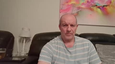 Snapshot of toerag69 chatting on April 5, 10:18 pm toerag69 online show from April 5, 10:18 pm