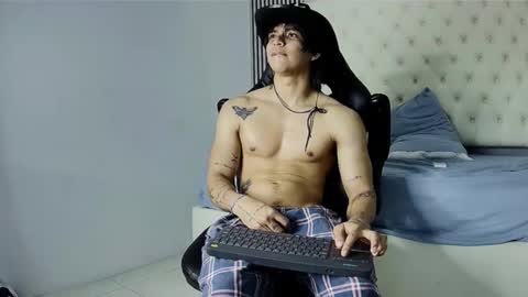 toji lee online show from November 4, 9:08 am