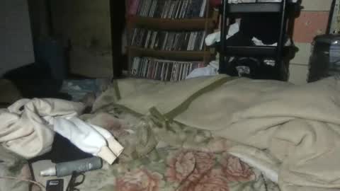 small man online show from April 8, 6:19 pm