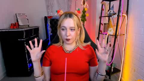 Snapshot of tollimoll chatting on December 16, 12:06 pm Tolli Moll online show from December 16, 12:06 pm