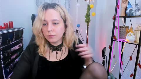 Snapshot of tollimoll chatting on January 9, 5:13 am Tolli Moll online show from January 9, 5:13 am