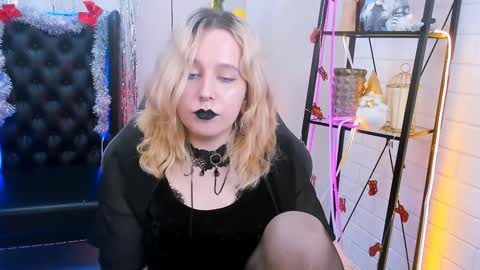 Snapshot of tollimoll chatting on January 9, 8:13 am Tolli Moll online show from January 9, 8:13 am