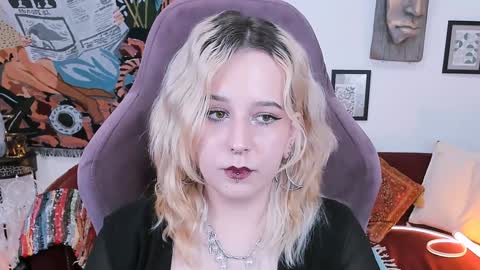 Snapshot of tollimoll chatting on January 13, 8:15 am Tolli Moll online show from January 13, 8:15 am