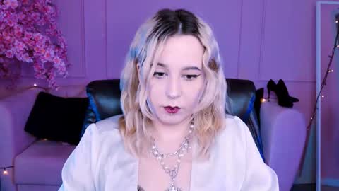 Snapshot of tollimoll chatting on January 18, 8:31 am Tolli Moll online show from January 18, 8:31 am