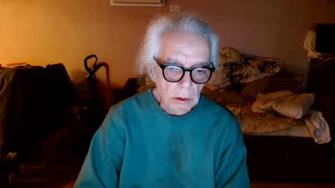 Snapshot of tom112292014 chatting on February 9, 4:38 am tom112292014 online show from February 9, 4:38 am