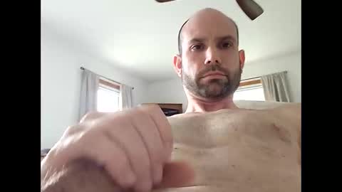 tom52701 online show from May 16, 7:34 pm