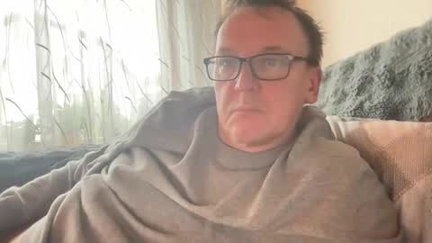 Snapshot of tom6644 chatting on November 28, 2:42 pm Tom online show from November 28, 2:42 pm