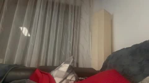 Tom online show from February 12, 5:08 pm