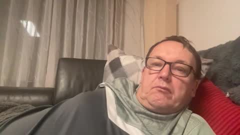 Tom online show from March 7, 9:23 pm