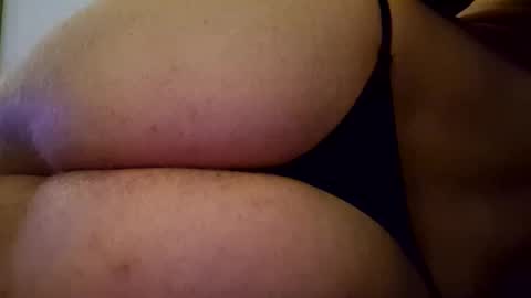 Snapshot of tom873828 chatting on October 26, 9:53 pm tom873828 online show from October 26, 9:53 pm