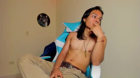 tom online show from October 1, 10:27 pm