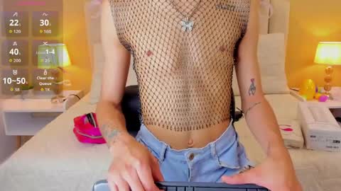 tom_affleck online show from April 3, 6:28 pm