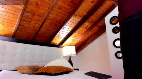   online show from November 22, 12:37 pm