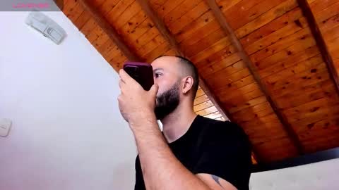   online show from December 22, 12:35 pm