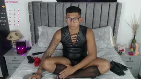 Tom online show from December 21, 7:38 pm