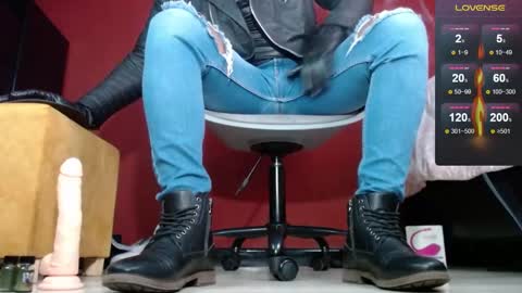 Tom online show from February 9, 3:45 pm