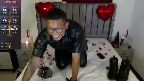 Tom online show from February 15, 1:21 am