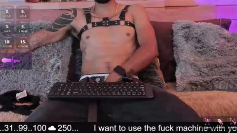 Snapshot of tom_cooper_1 chatting on December 19, 1:29 pm Master of pleasure online show from December 19, 1:29 pm