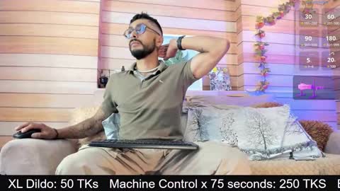 Snapshot of tom_cooper_1 chatting on January 20, 12:39 pm Master of pleasure online show from January 20, 12:39 pm