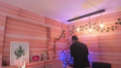 Snapshot of tom_cooper_1 chatting on February 17, 6:26 pm Master of pleasure online show from February 17, 6:26 pm