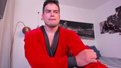 Snapshot of tom_mckleein chatting on January 26, 1:15 pm TOM MCKLEEIN instagram online show from January 26, 1:15 pm