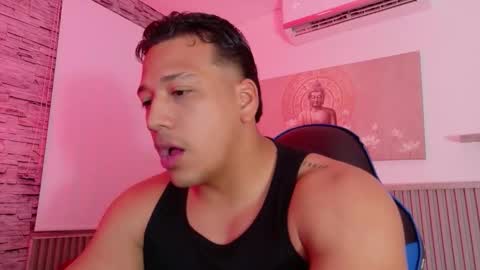 Tom muscle1 online show from January 7, 12:07 pm