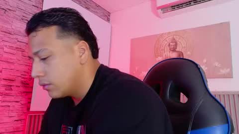 Tom muscle1 online show from February 16, 12:01 pm