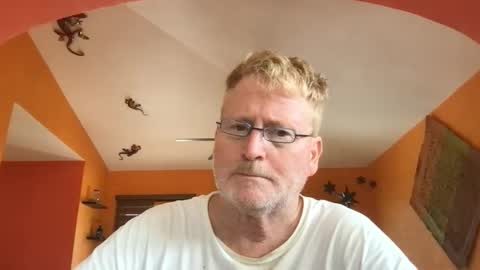 Hola online show from October 20, 7:25 pm