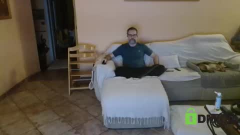 Snapshot of tomasmilian77 chatting on November 21, 11:14 pm Tomas Milian online show from November 21, 11:14 pm