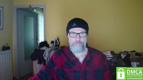 Snapshot of tomasmilian77 chatting on December 3, 8:00 am Tomas Milian online show from December 3, 8:00 am