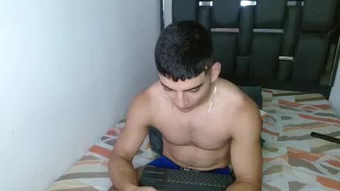 tomaz_18 online show from April 5, 5:54 pm