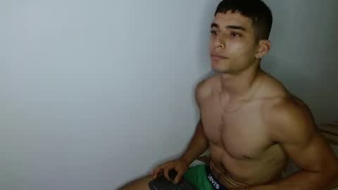 tomaz_18 online show from April 9, 3:17 pm