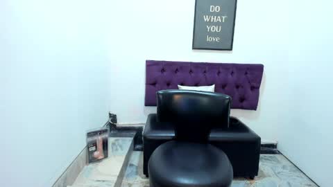 Snapshot of tomboy_natali chatting on May 16, 12:29 am IAN SAYD online show from May 16, 12:29 am
