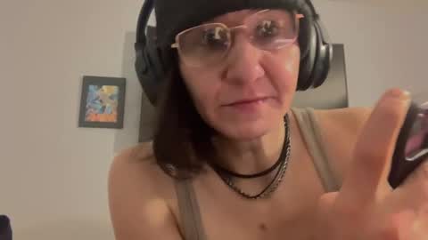 Snapshot of tomboy_titties chatting on October 7, 4:20 am tomboy_titties online show from October 7, 4:20 am