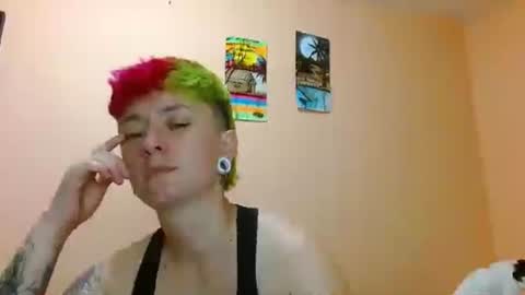 Snapshot of tomboyblue chatting on August 2, 4:11 am Blue online show from August 2, 4:11 am