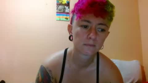 Snapshot of tomboyblue chatting on August 3, 4:00 pm Blue online show from August 3, 4:00 pm