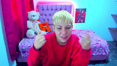 Snapshot of tomboygirl69 chatting on December 15, 3:31 pm tomboygirl69 online show from December 15, 3:31 pm