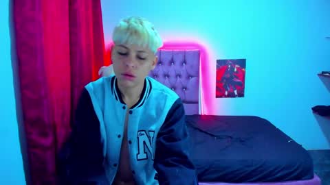 Snapshot of tomboygirl69 chatting on January 25, 6:02 pm tomboygirl69 online show from January 25, 6:02 pm