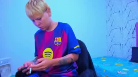 tomboygirl69 online show from May 28, 5:43 pm